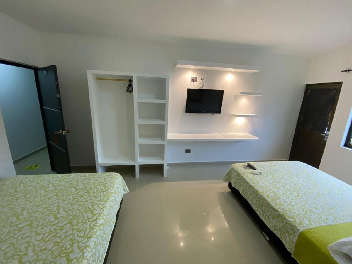 Hotel Los Paisas Mitu Екстер'єр фото